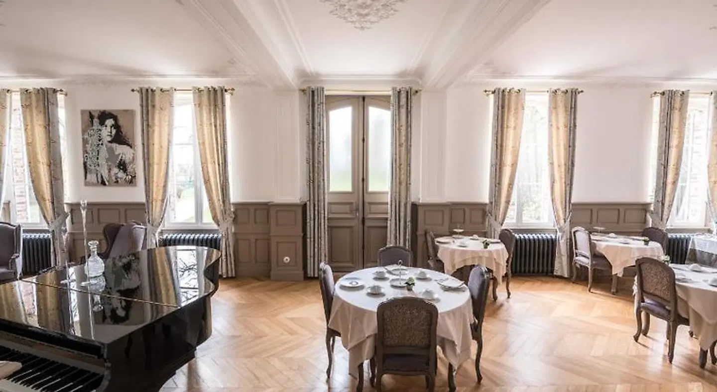 Château de Montabert Restaurant