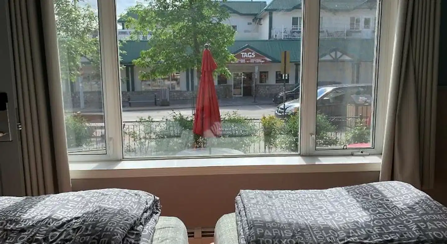 Jasper Downtown Hostel Terrasse