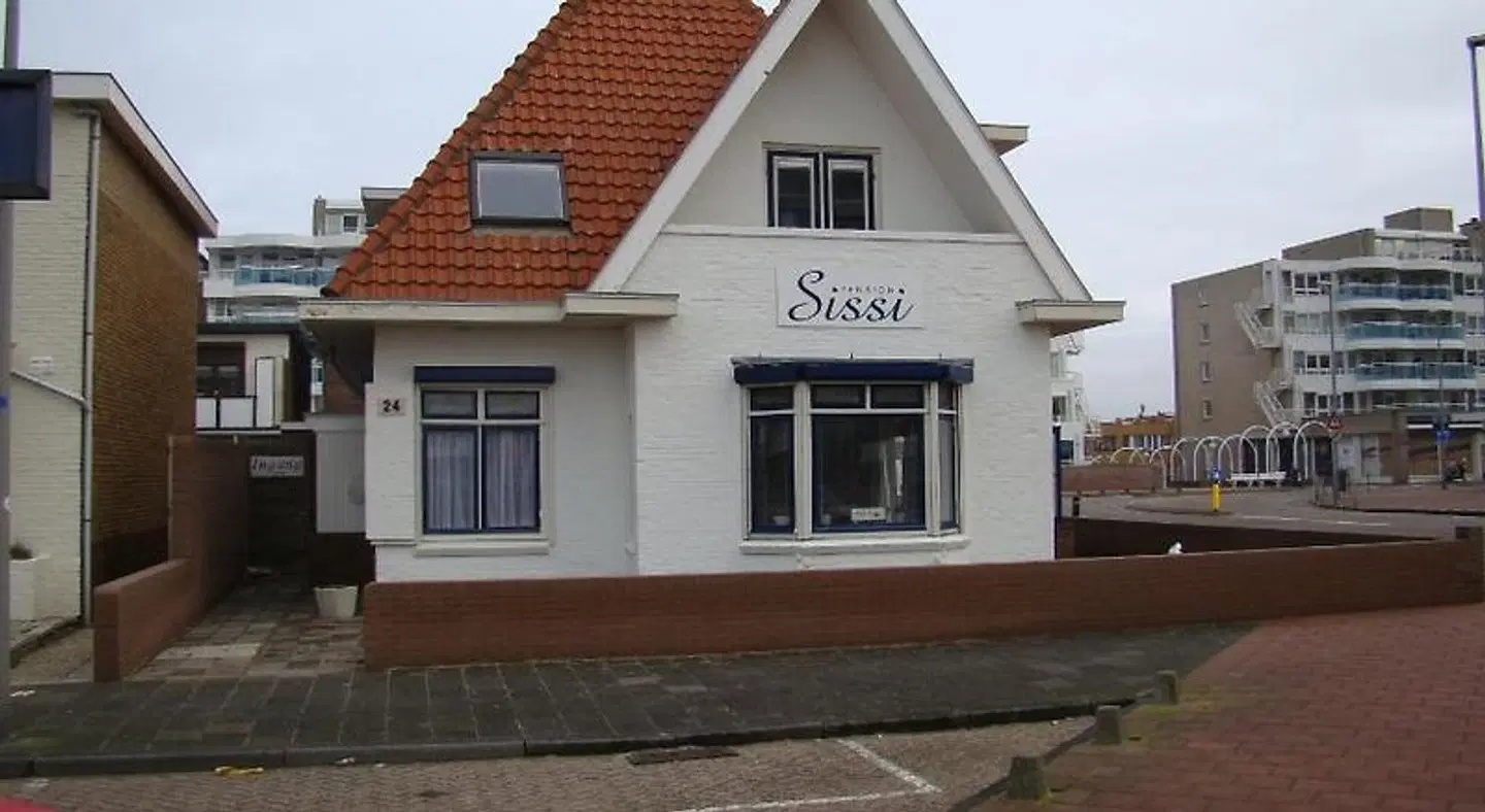 Sissi EXTERIOR