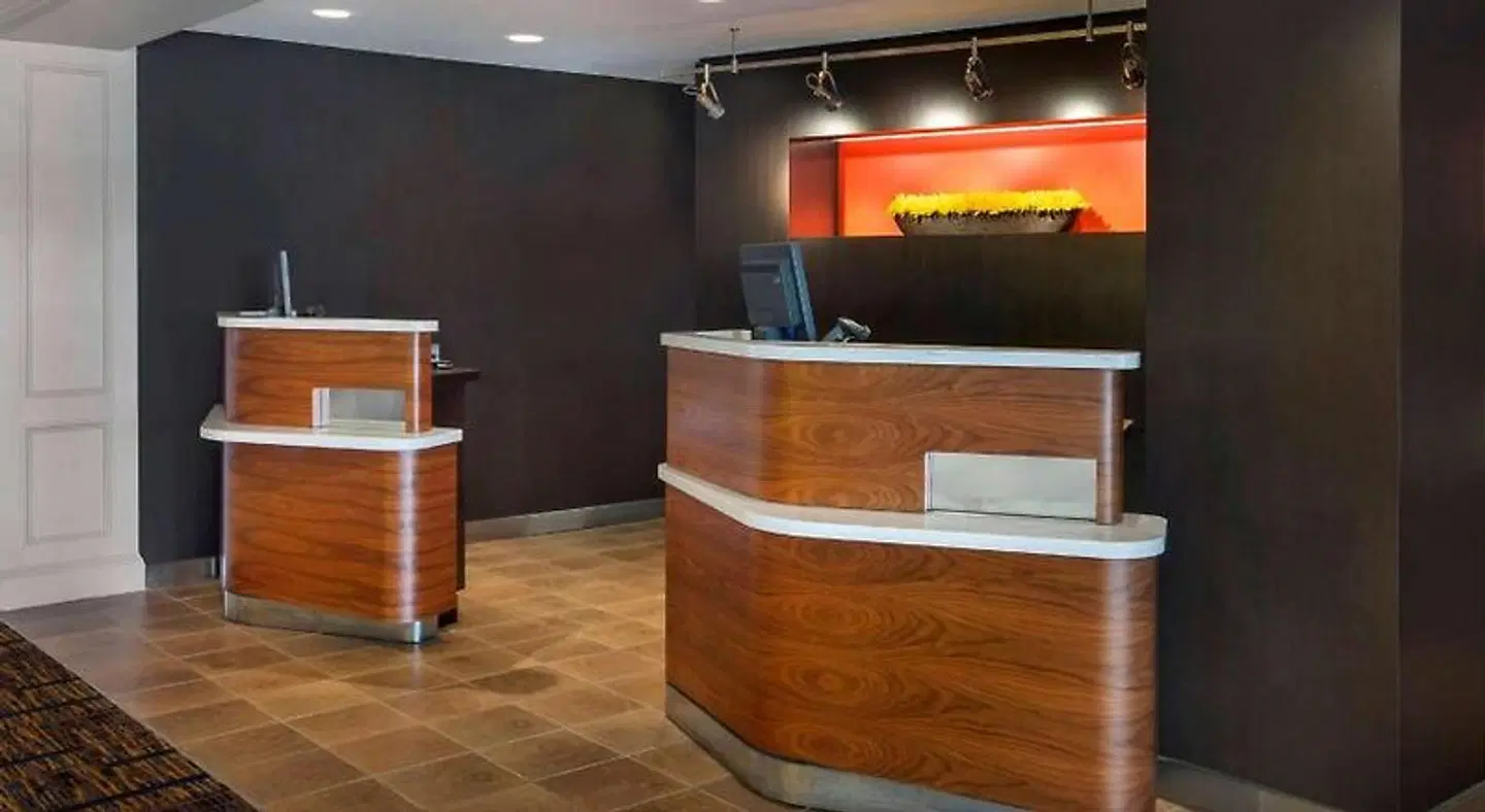 Sonesta Select Boston Woburn Burlington LOUNGE_LOBBY