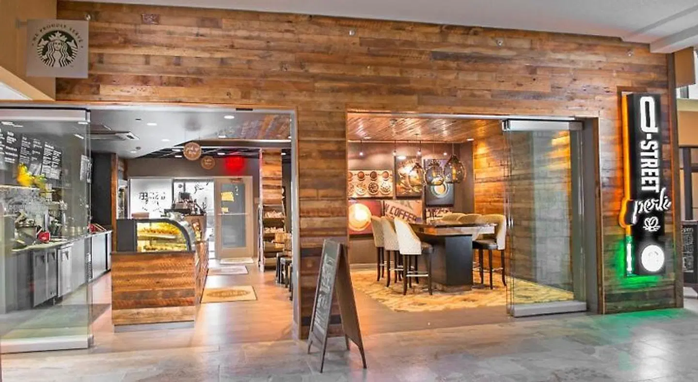 University Plaza Hotel Bar