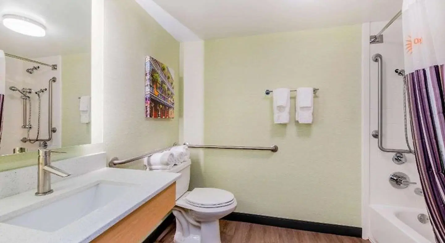 La Quinta Inn & Suites New Orleans Downtown Badezimmer