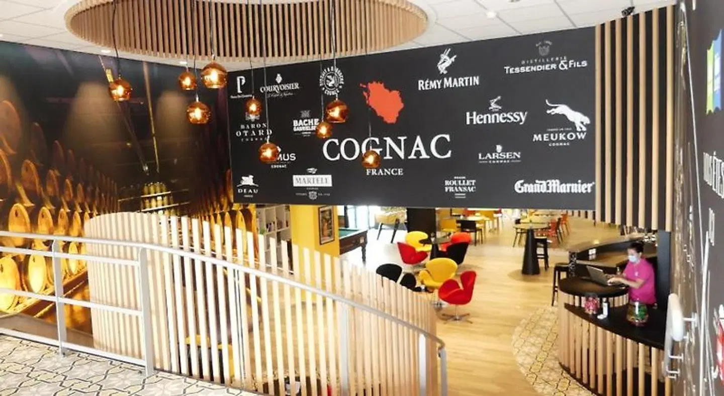 ibis Styles Cognac Bar