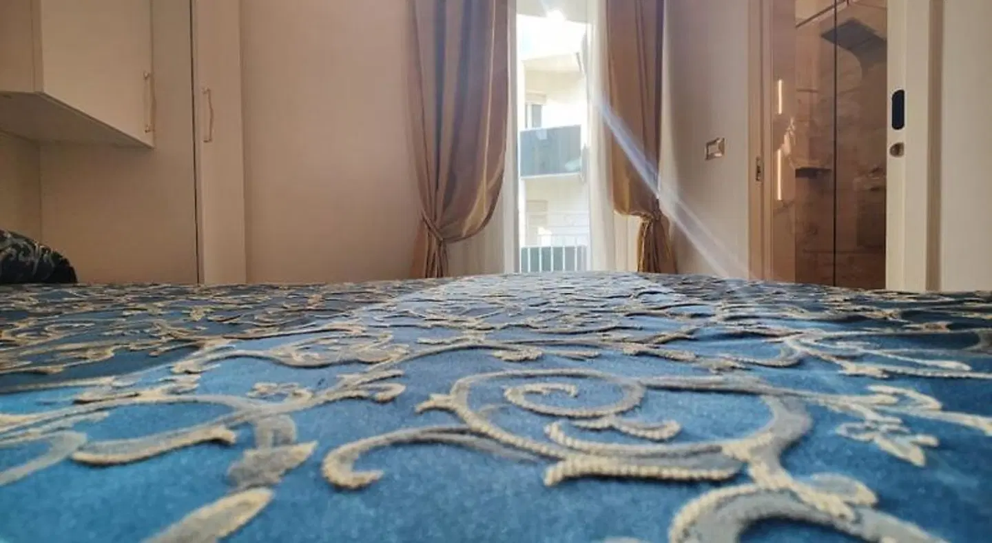 Ambassador ROOM_EXAMPLE