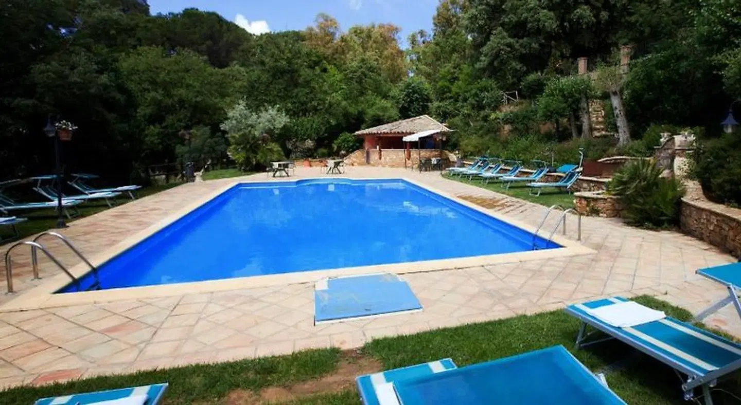 Torre di Renda OUTDOOR_POOL