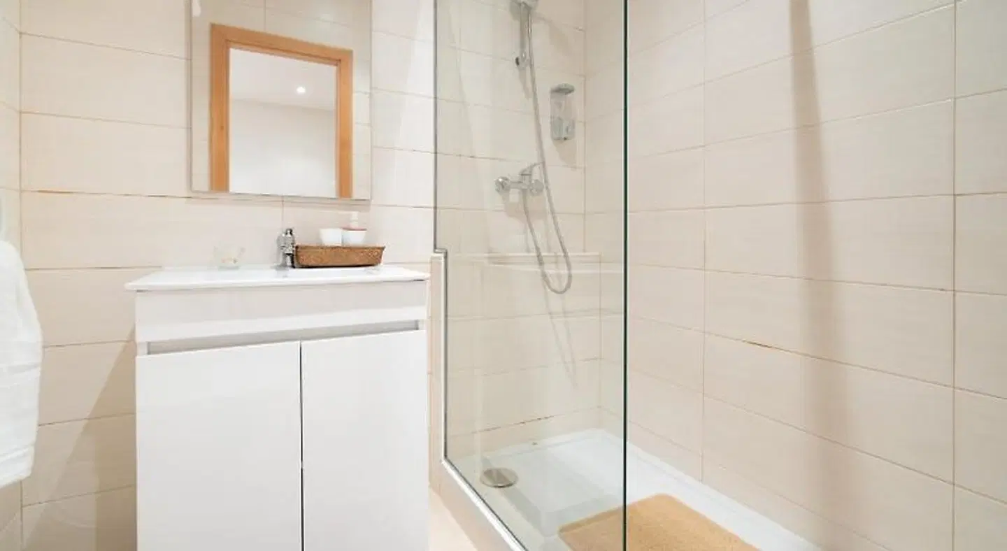 Peach Hostel & Suites Badezimmer