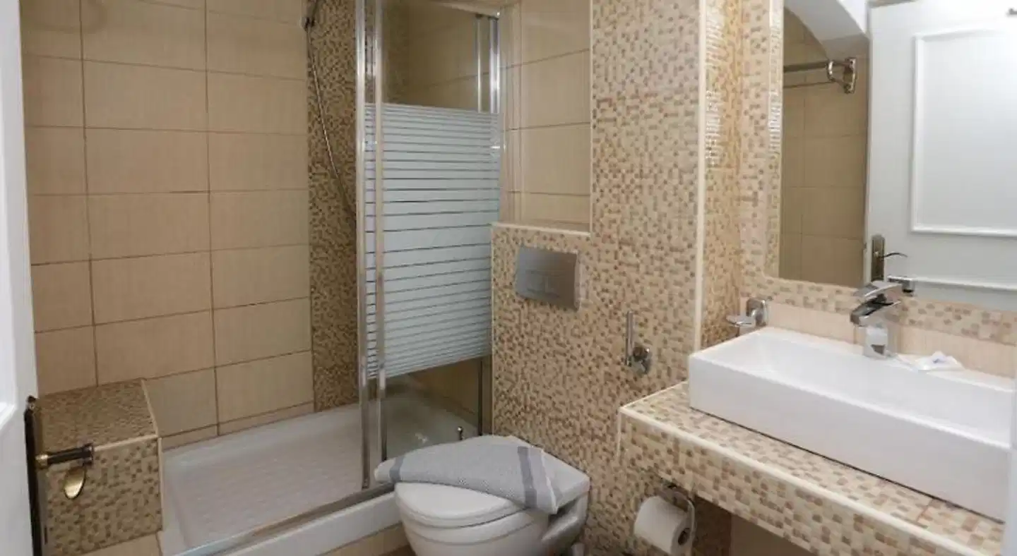 Rodon House Aparthotel Badezimmer