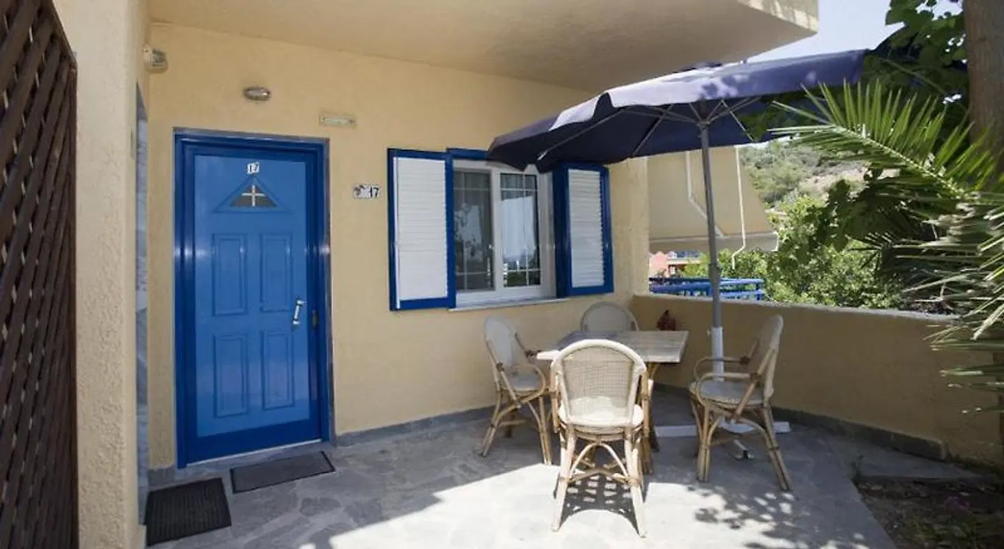 Rodon House Aparthotel Terrasse