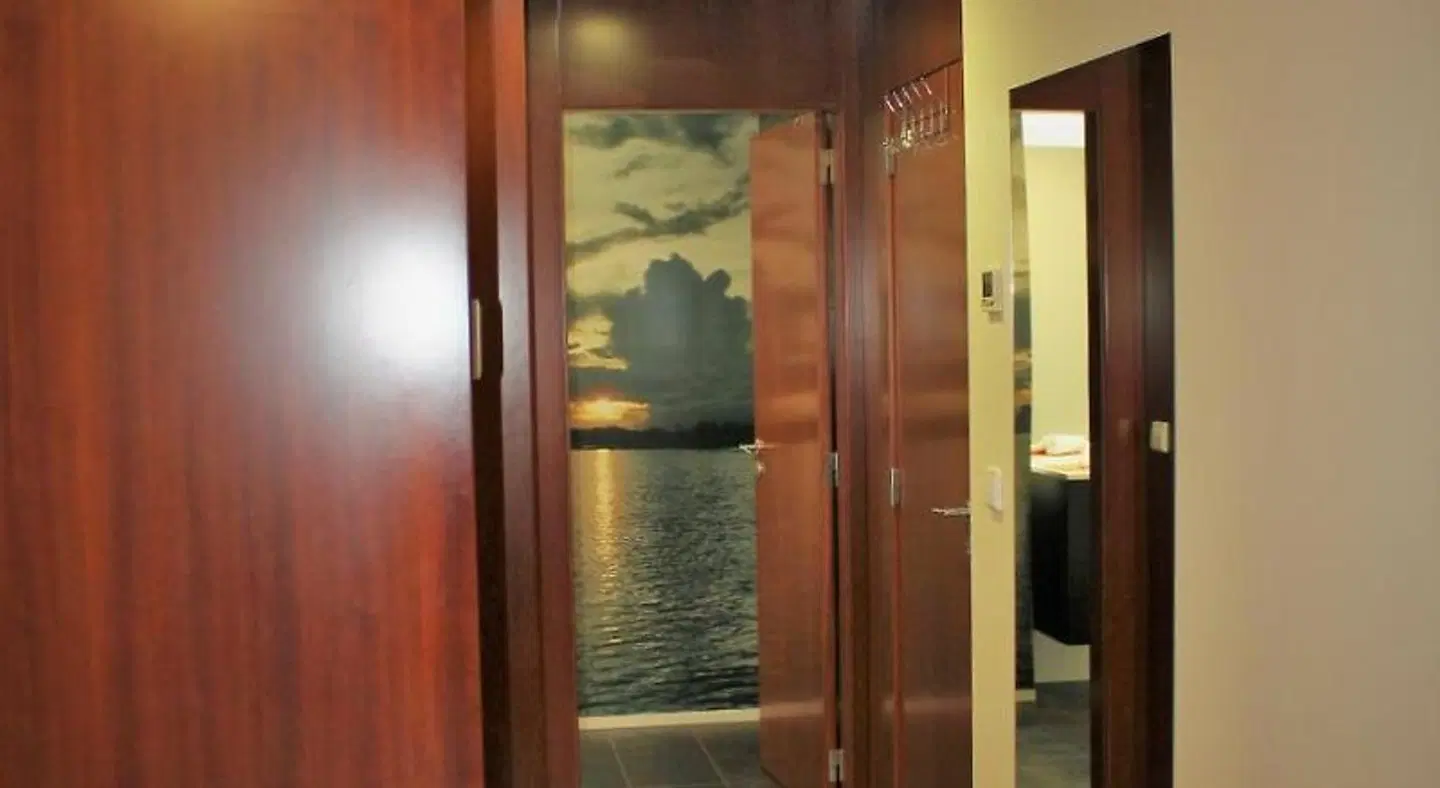 MicroRent Rooms HEALTH_BEAUTY