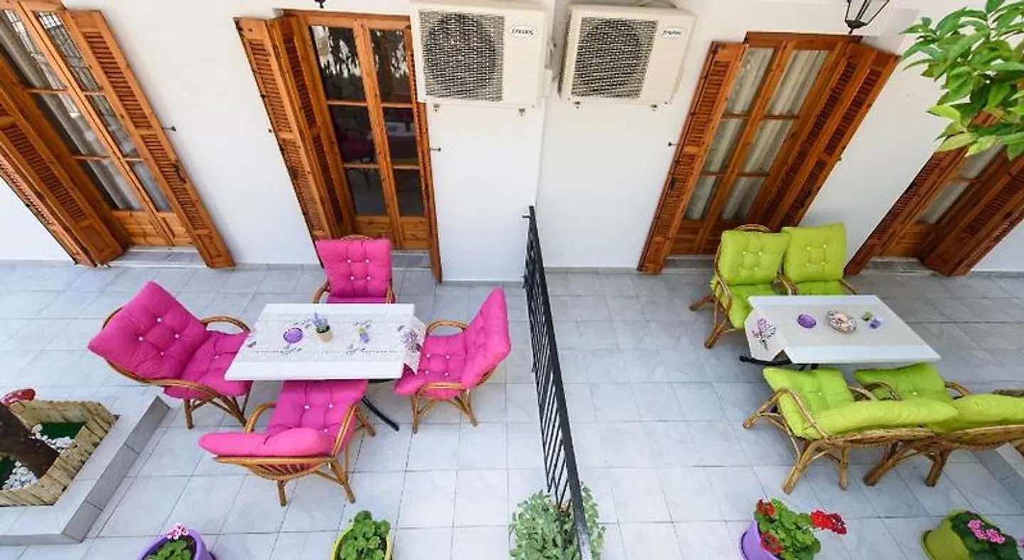 Oasis 2 ROOM_EXAMPLE