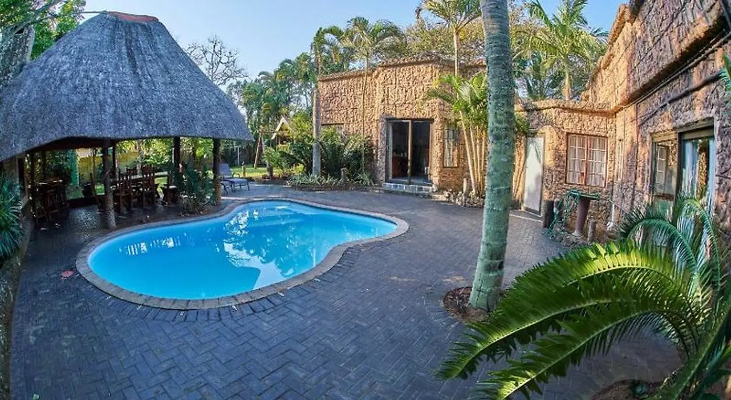 The Sweetest Spot OUTDOOR_POOL