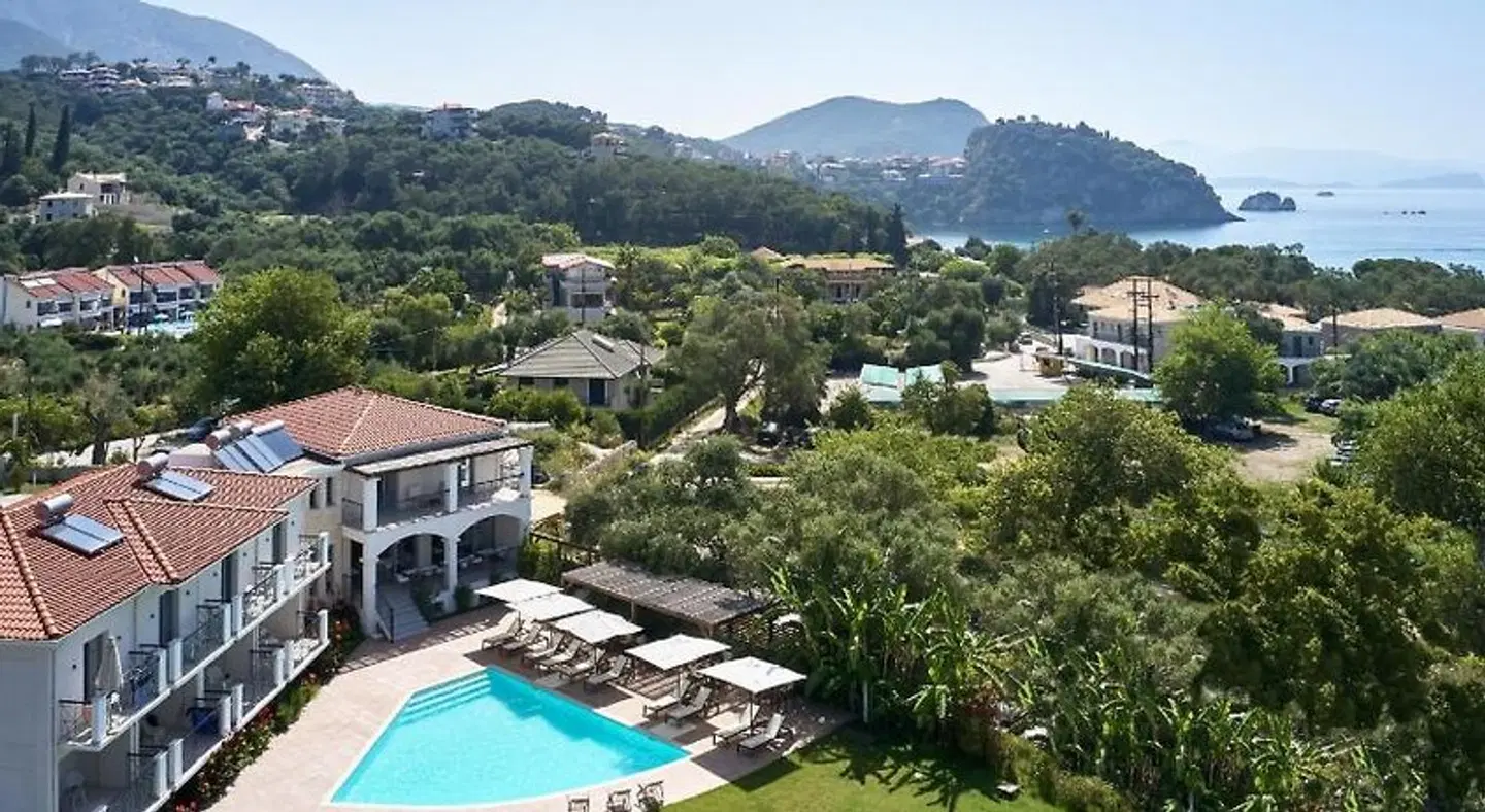 Sappho OUTDOOR_POOL