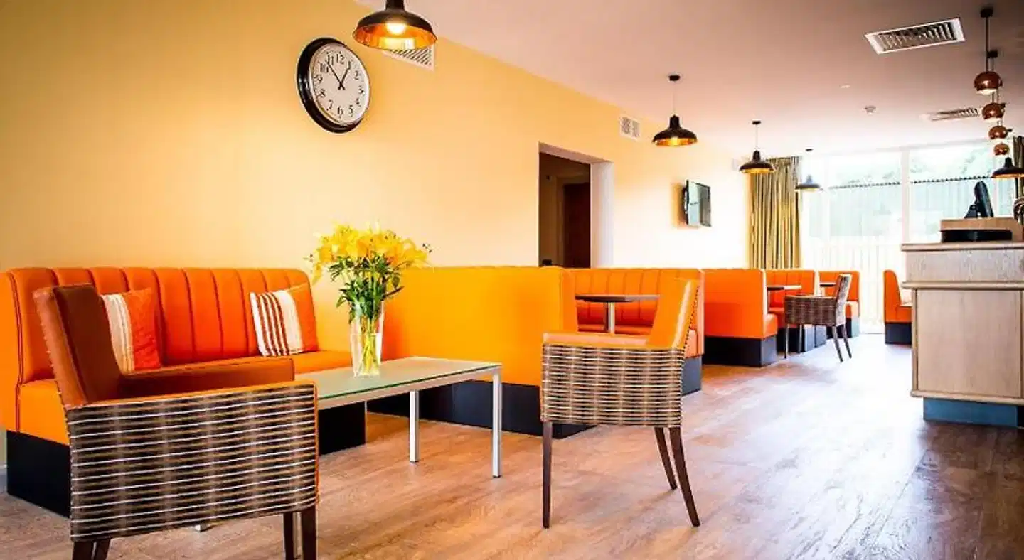 The Lodge At Perth Racecourse Lobby