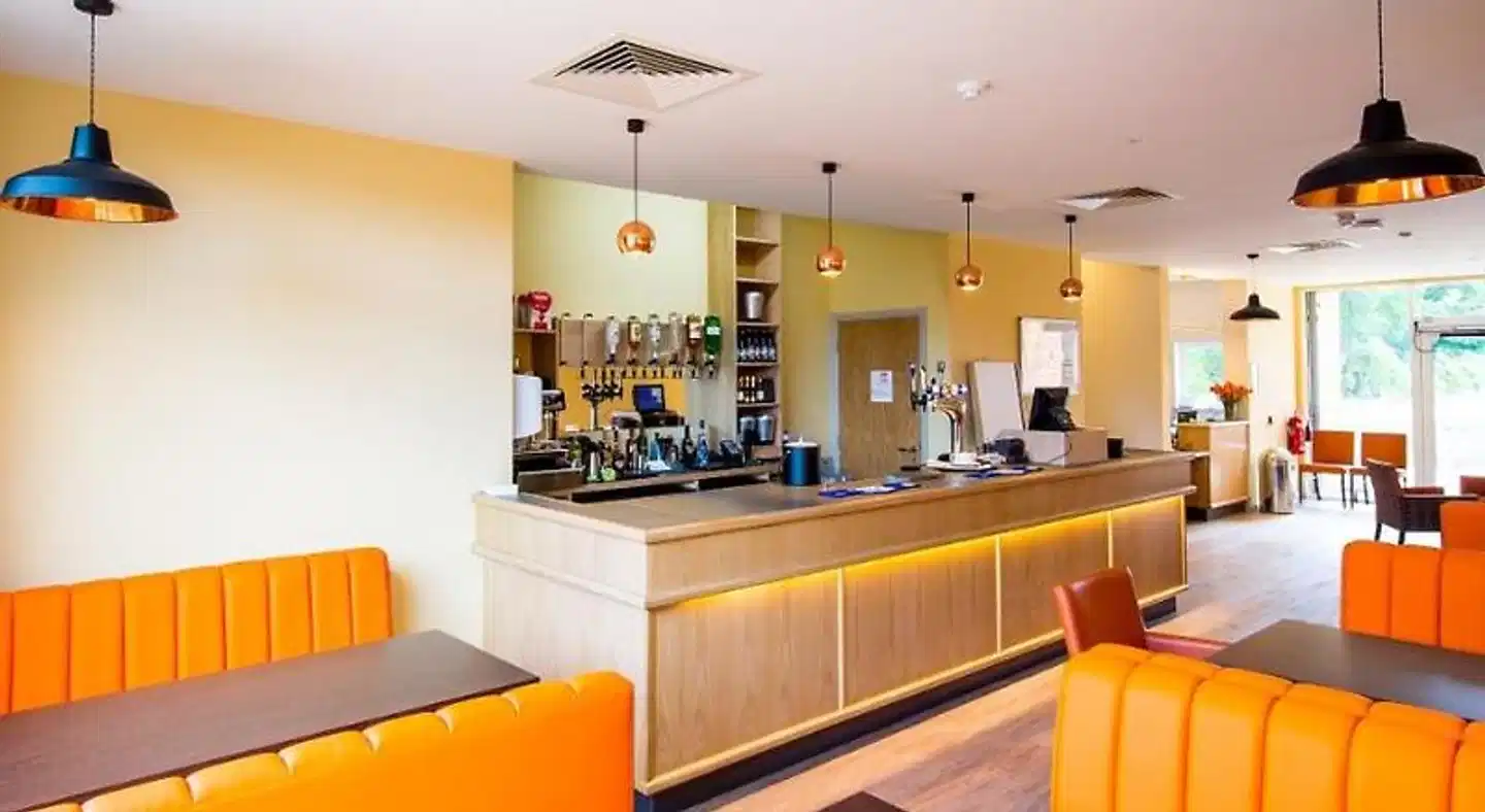 The Lodge At Perth Racecourse Bar