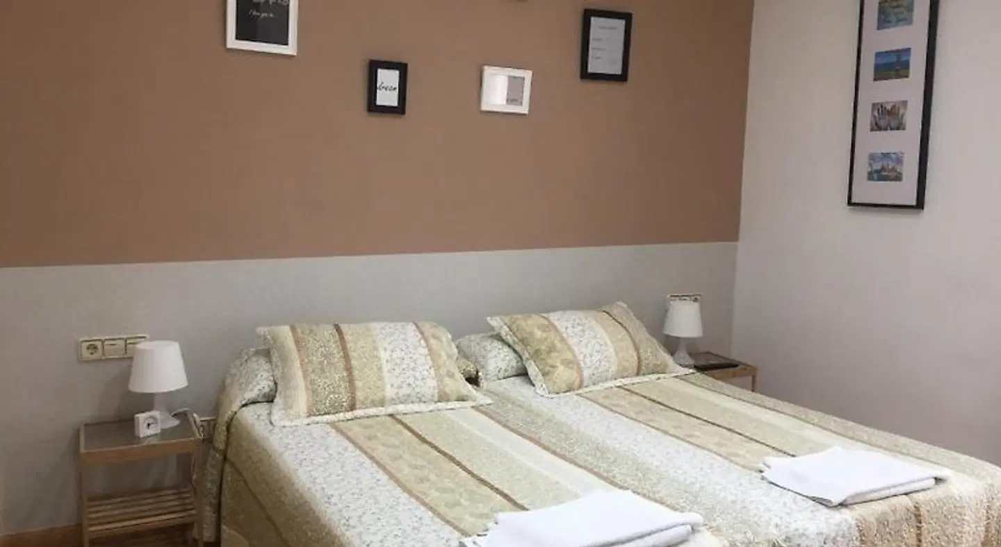 Hostal Jaén ROOM_EXAMPLE