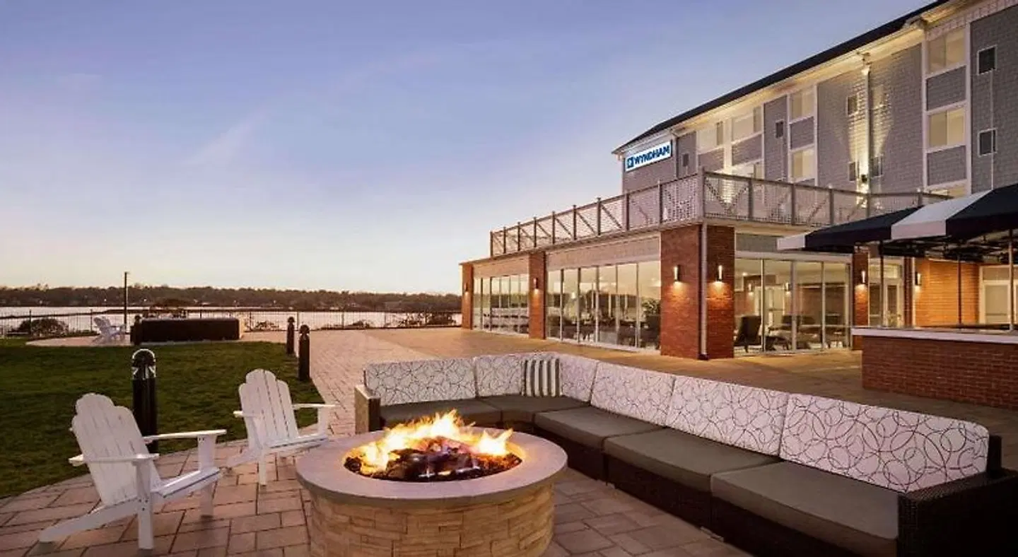 Wyndham Newport Hotel Terrasse