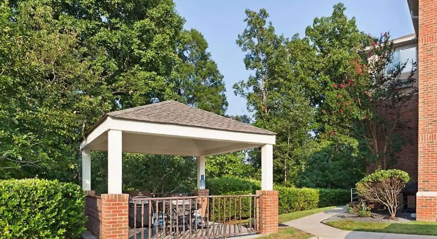 Sonesta Simply Suites Charlotte University Terrasse