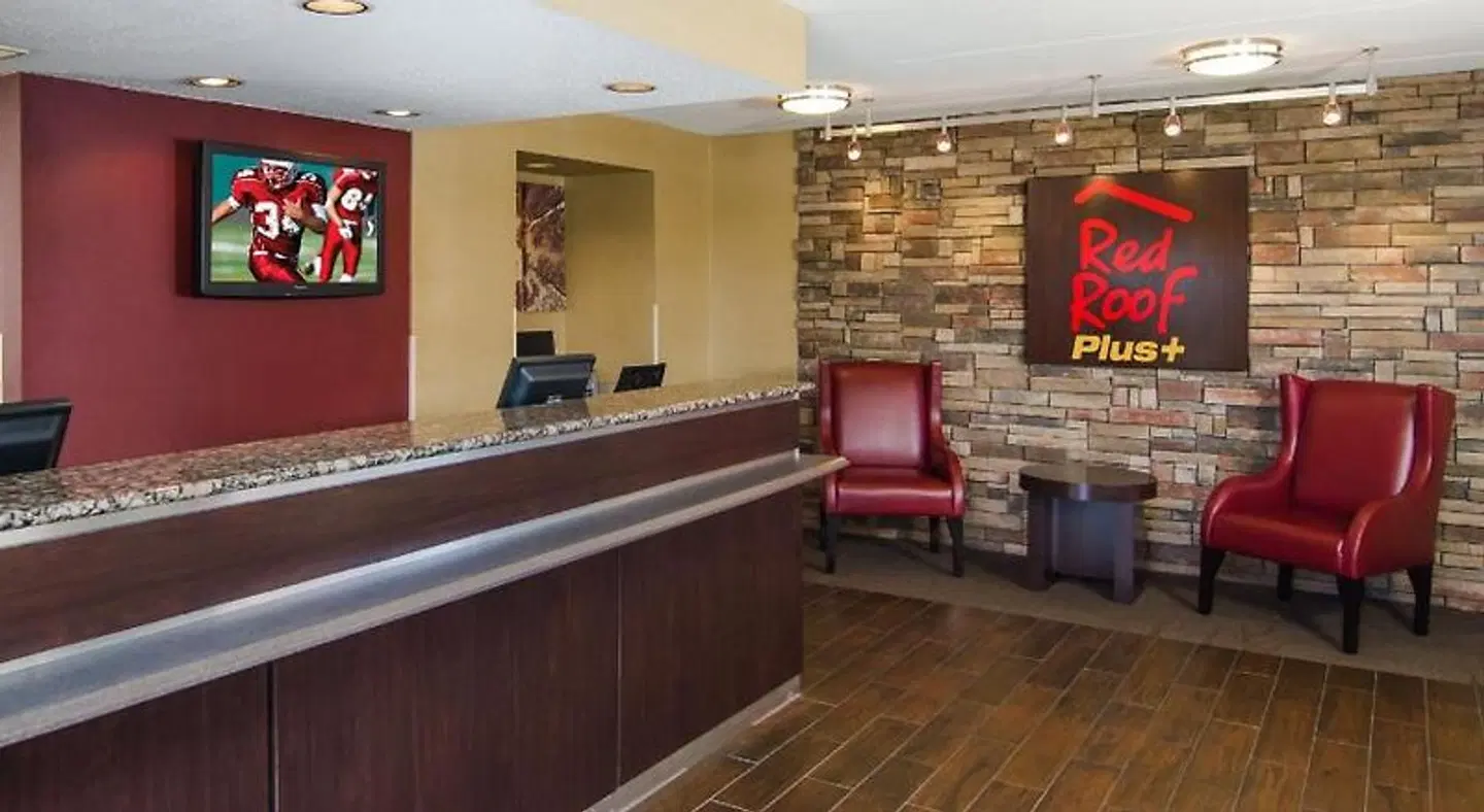 Red Roof PLUS + Baltimore DC / BWI Airport LOUNGE_LOBBY