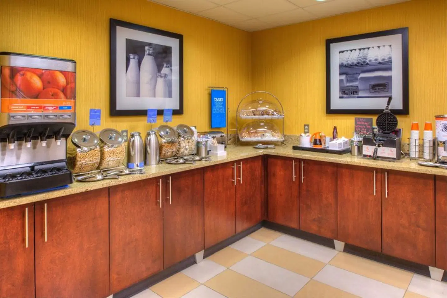 Hampton Inn & Suites Ontario Restaurant