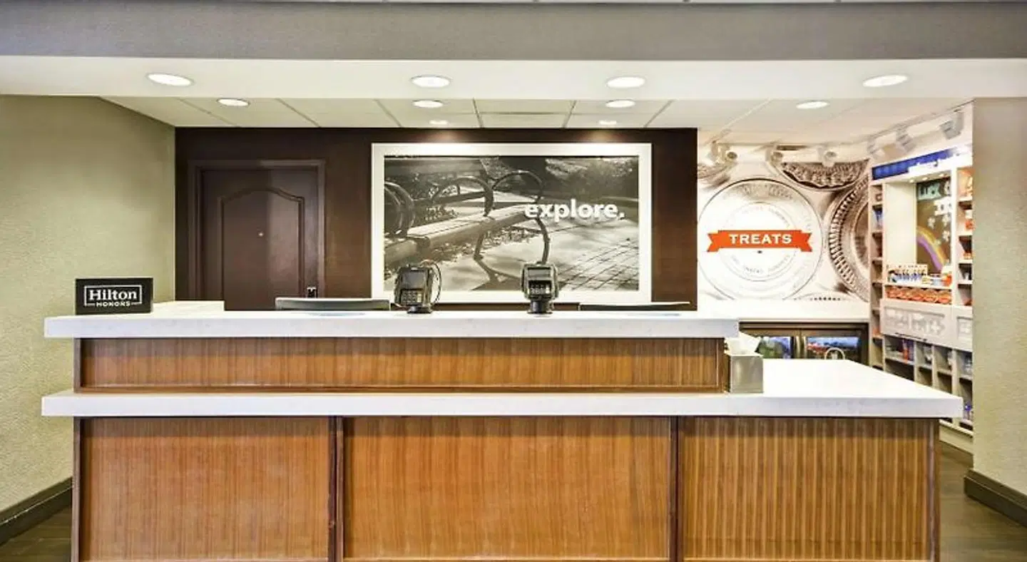 Hampton Inn & Suites Columbus-Easton Area LOUNGE_LOBBY