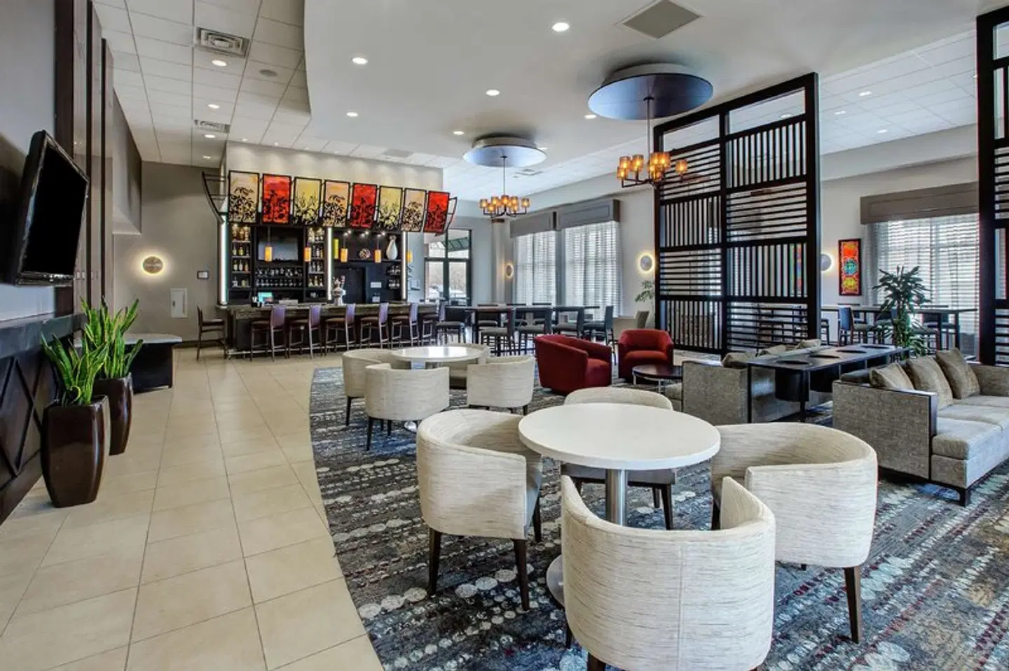 Embassy Suites by Hilton Columbus Airport Bar