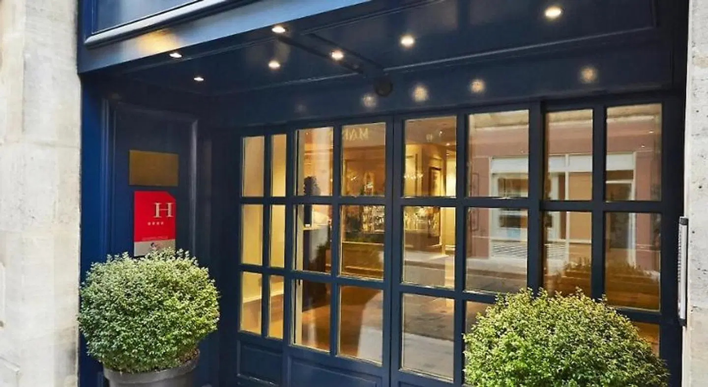 Golden Tulip Washington Opera Hallenbad