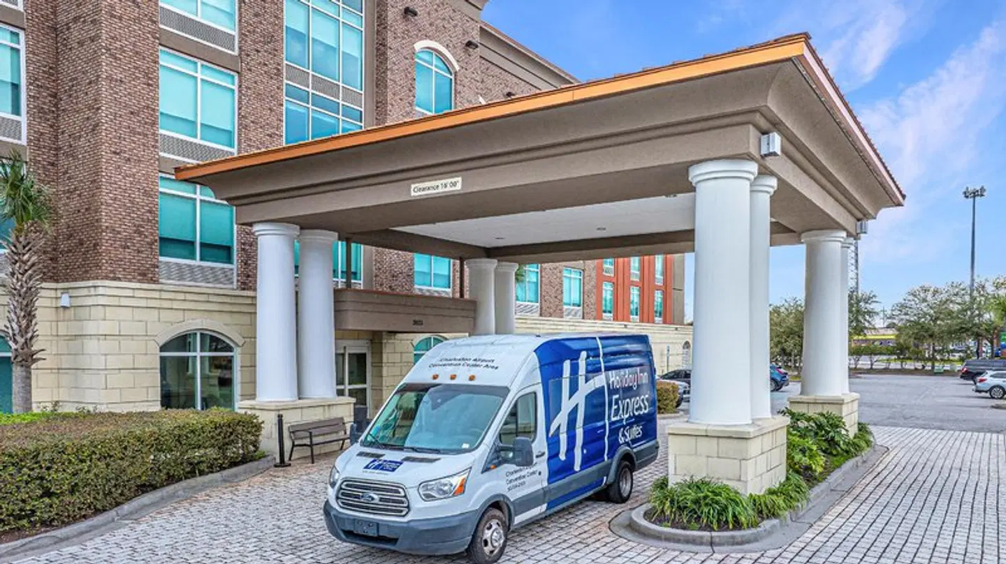 Holiday Inn Express and Suites North Charleston SPORTS_AND_LEISURE