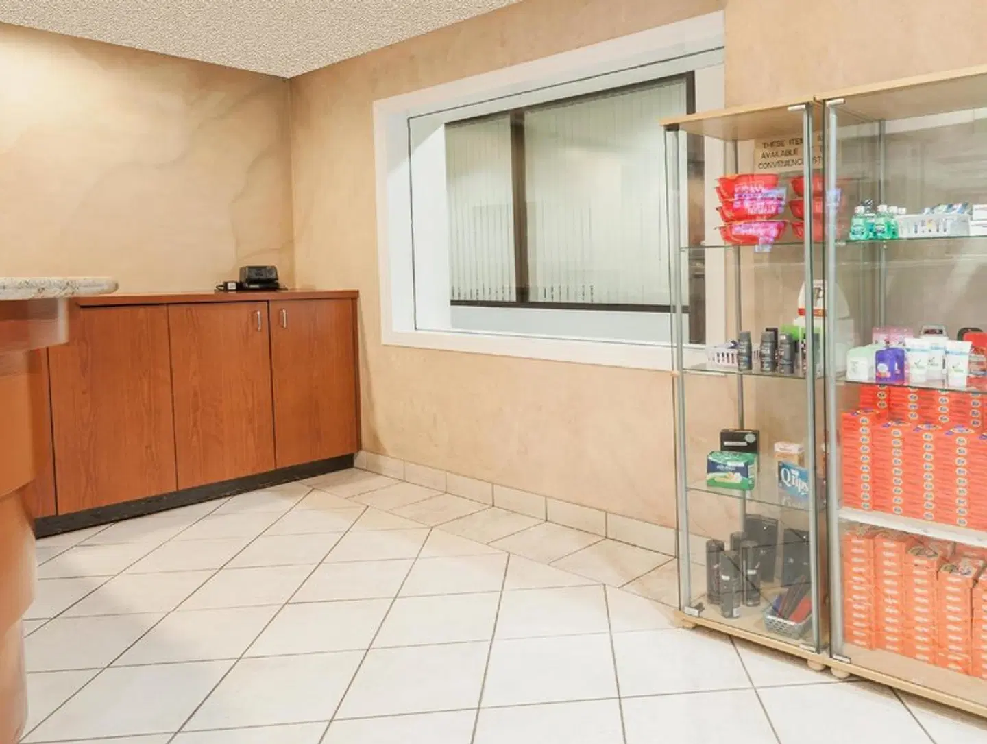 Super 8 by Wyndham Edmonton/West LOUNGE_LOBBY