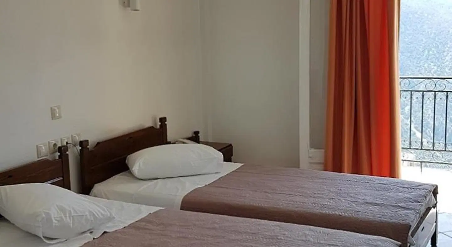 Orfeas ROOM_EXAMPLE