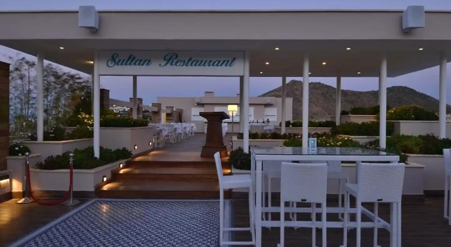 Sentido Bellazure Bar