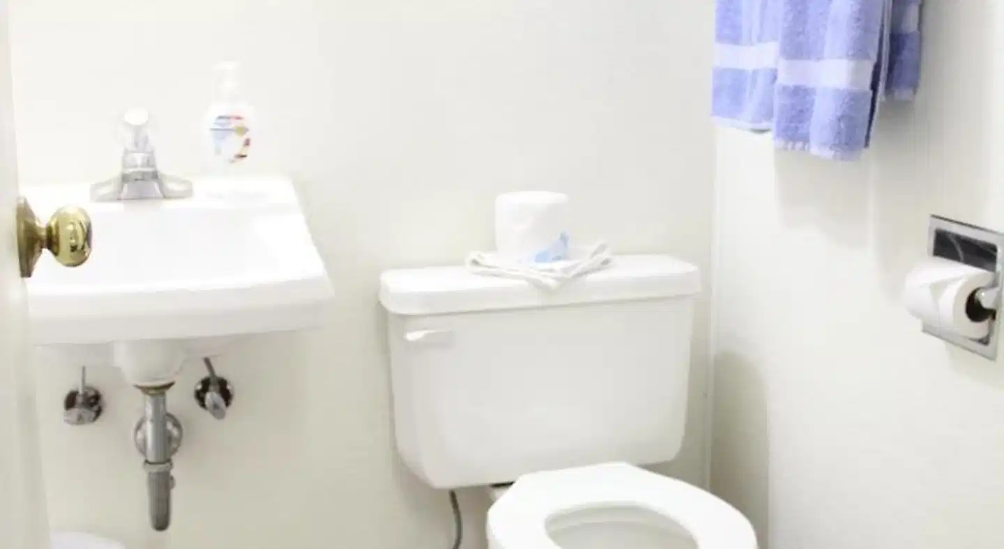 ColoRADo Adventure Hostel Badezimmer