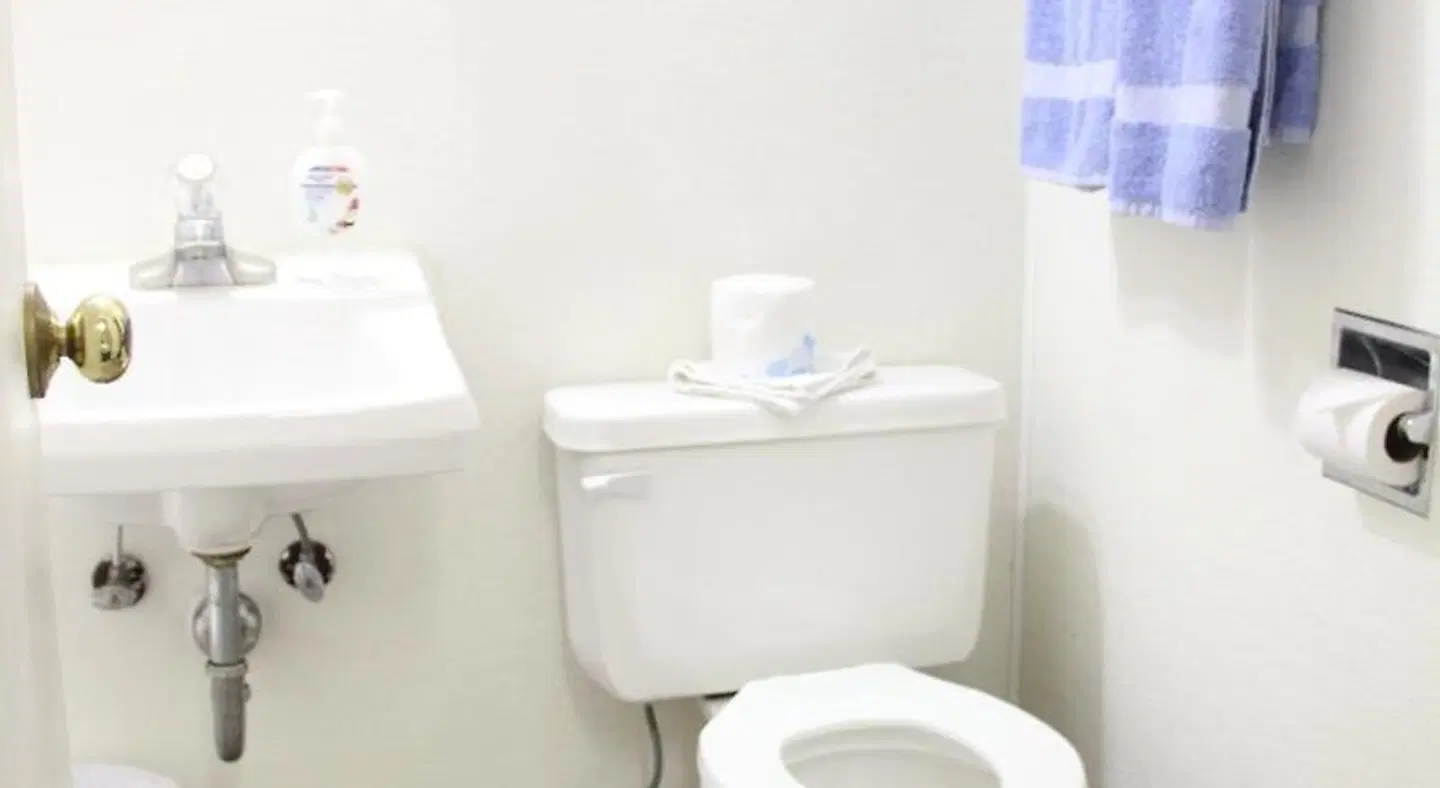 ColoRADo Adventure Hostel Badezimmer