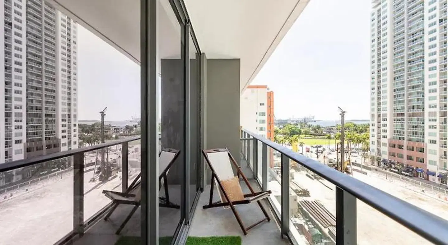 The Guild Downtown X Miami Terrasse