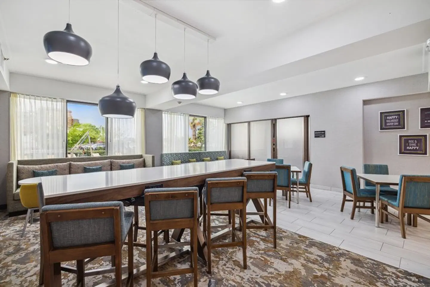 Hampton Inn Houston-Brookhollow Bar