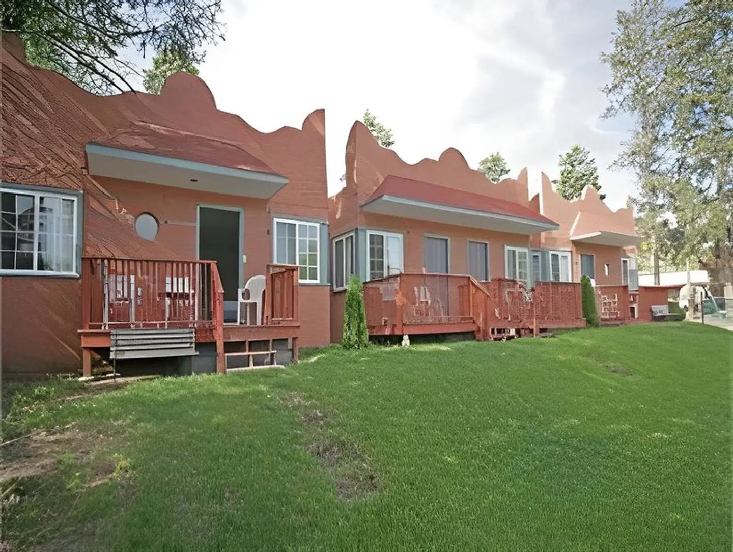 Rainbow Lodge and Inn EXTERIOR