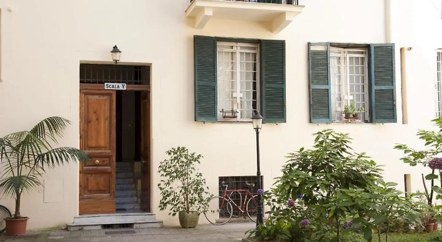 Center 2 Rooms EXTERIOR