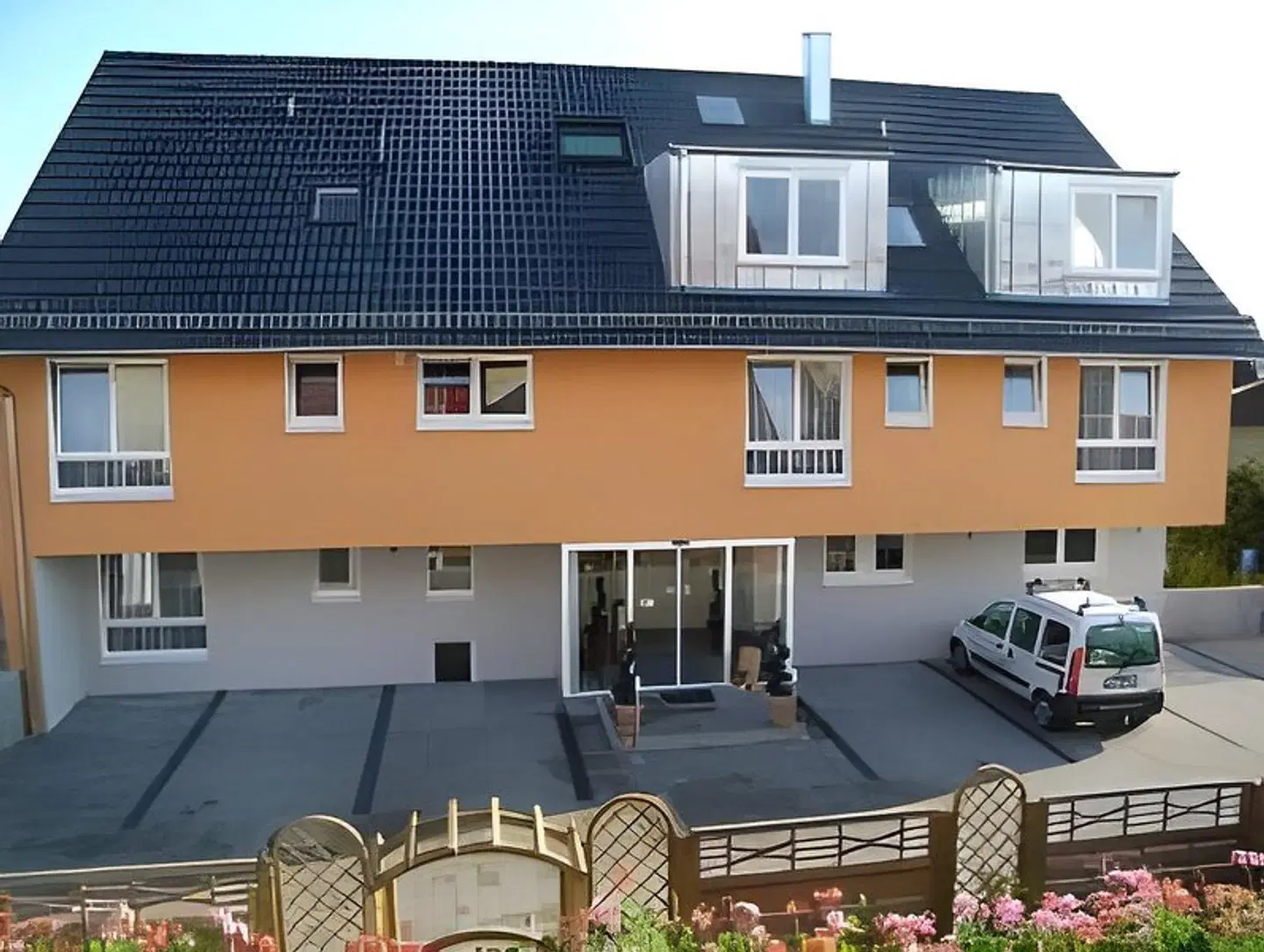 Merlin EXTERIOR