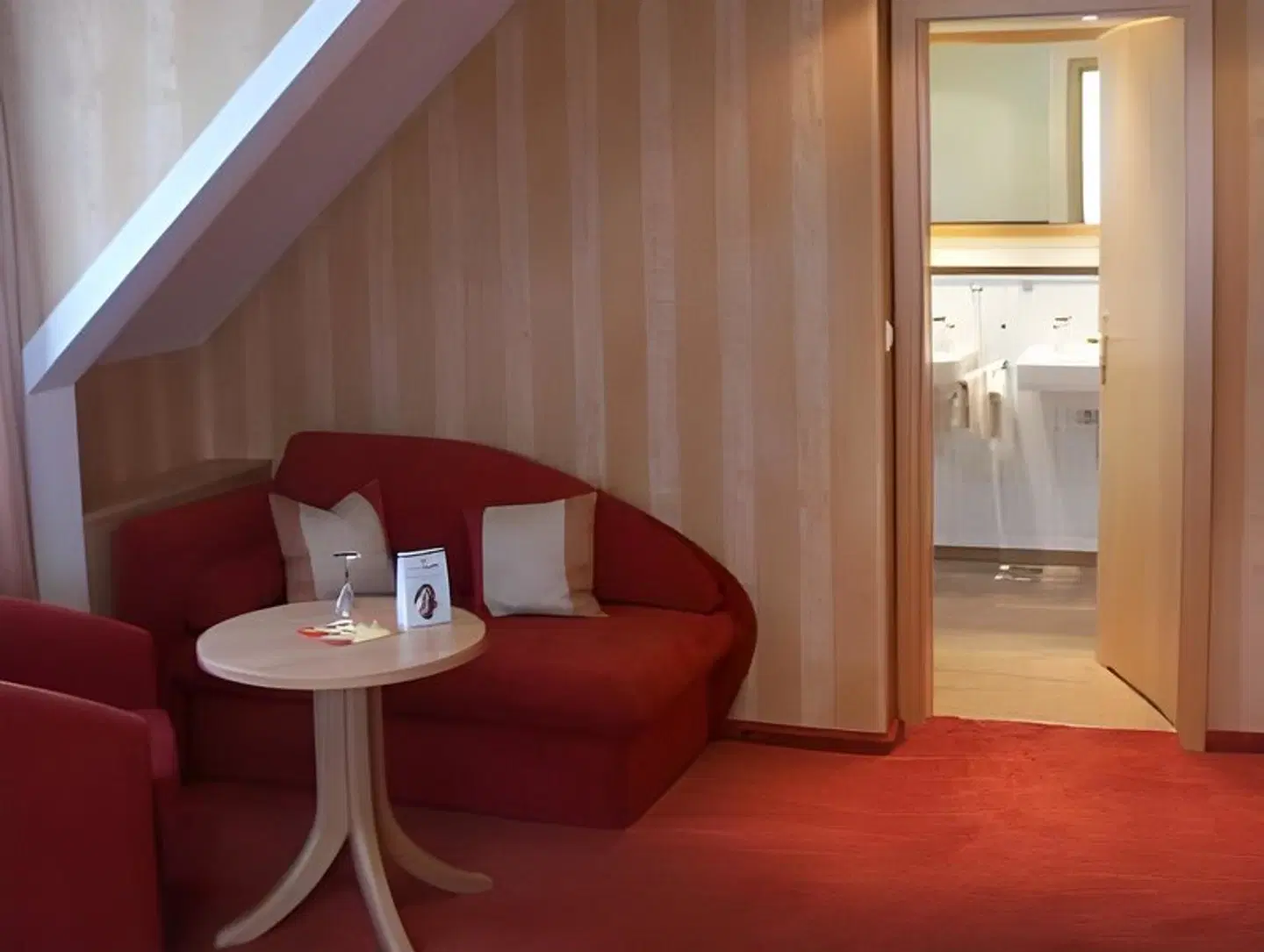 Adler ROOM_EXAMPLE