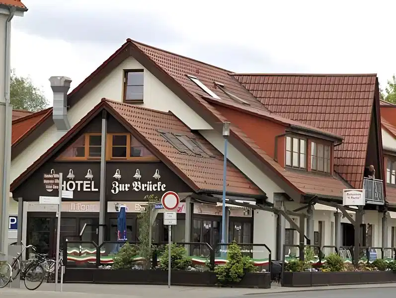 Zur Brücke – Hotelfoto
