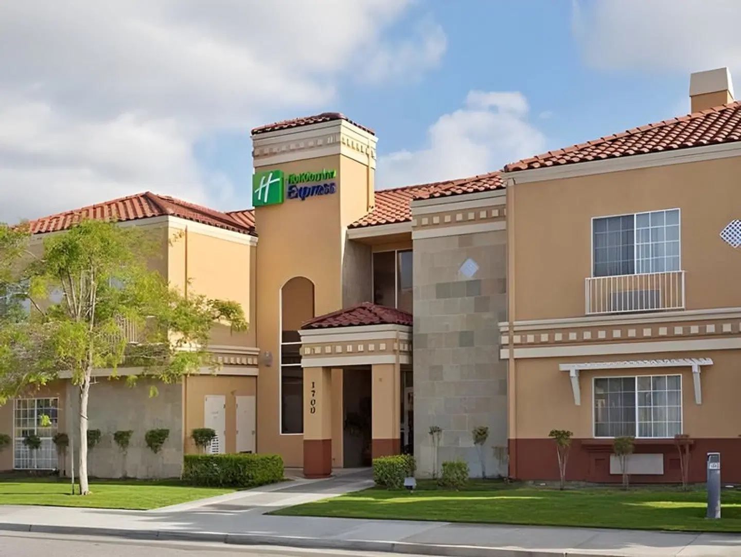 Holiday Inn Express & Suites Santa Clara by IHG EXTERIOR
