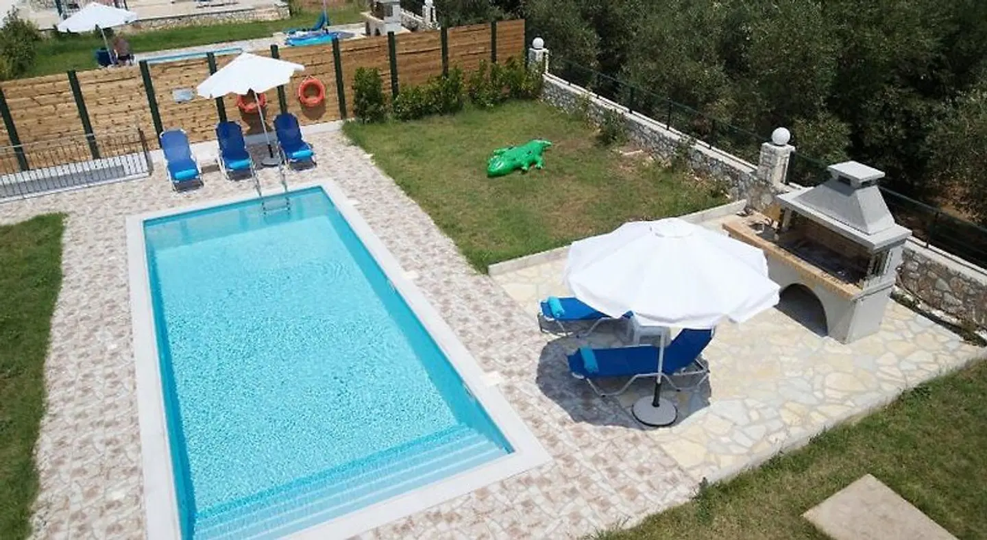 Regina Ioanna Villas OUTDOOR_POOL