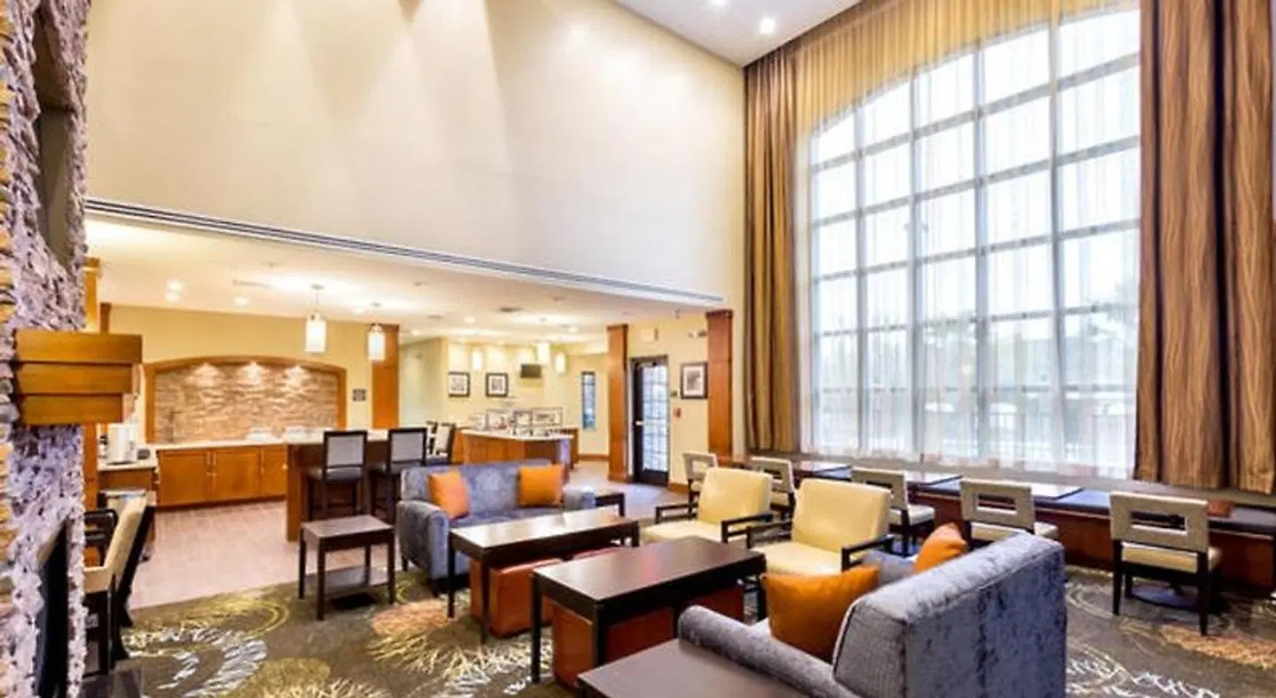 Staybridge Suites College Station by IHG Bar