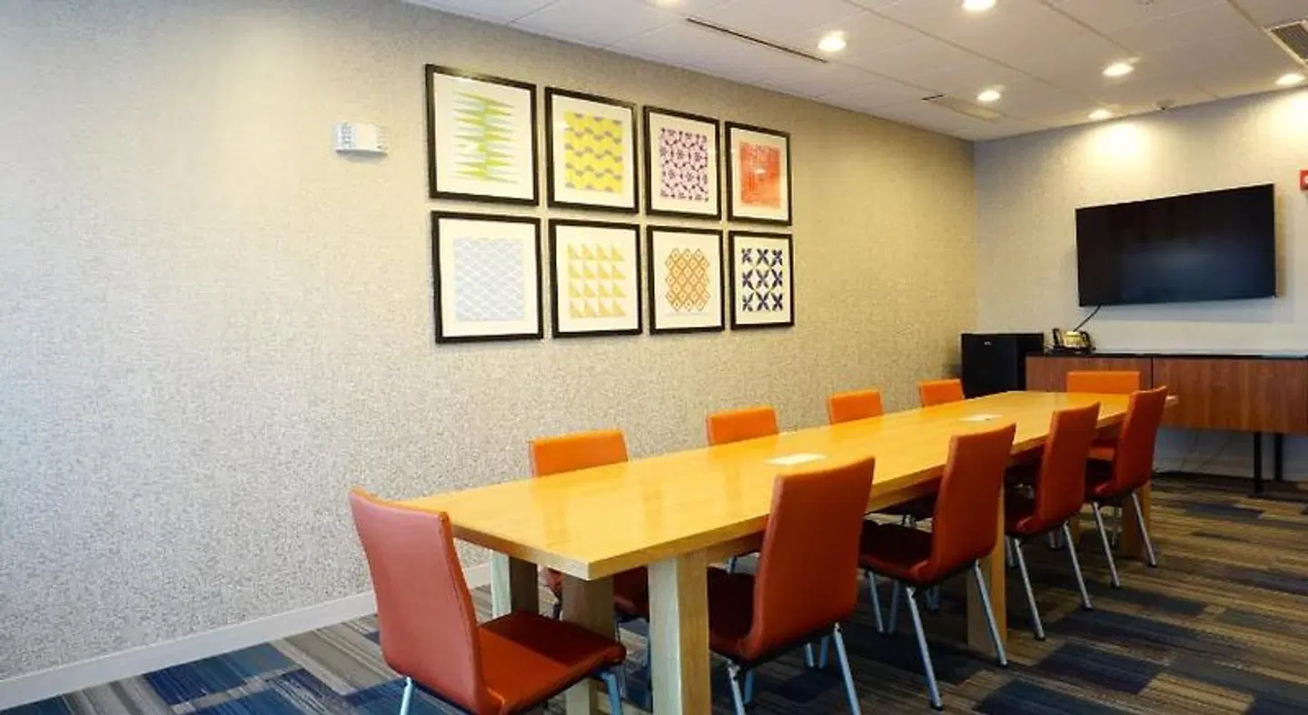 Holiday Inn Express & Suites Omaha - Millard Area by IHG Konferenz