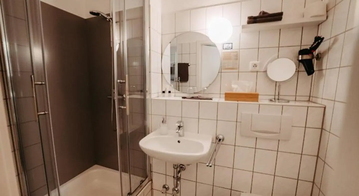 Hotel Garni Villa am Schaalsee Badezimmer
