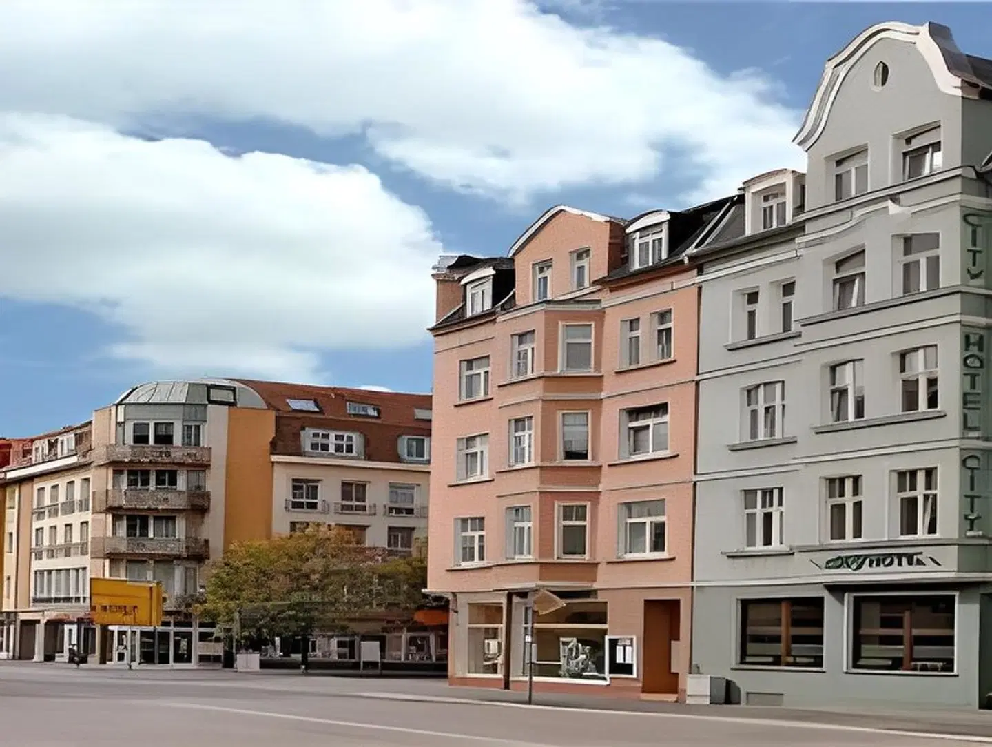 City Hotel EXTERIOR