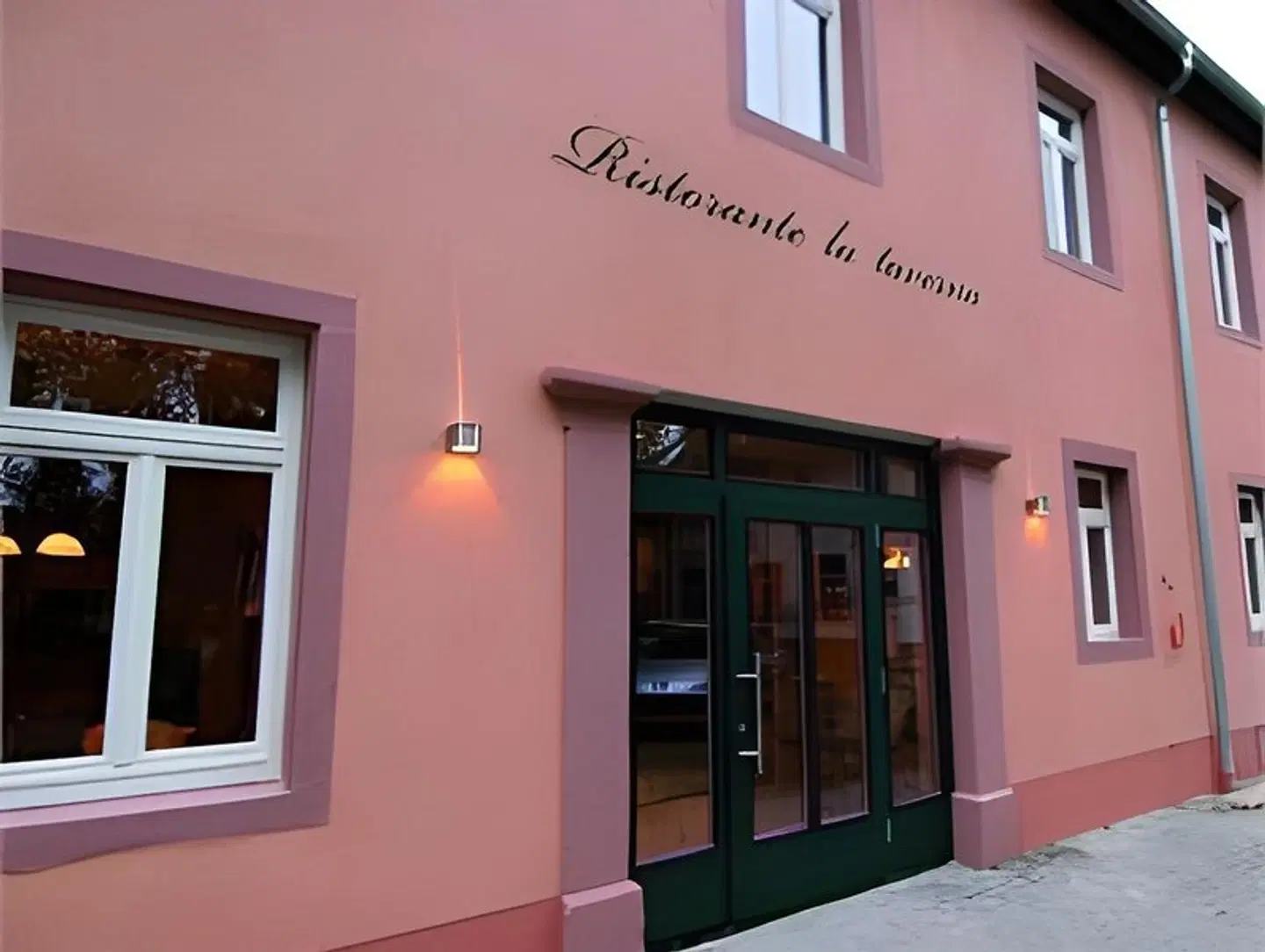 Hotel-Restaurant 1735 EXTERIOR