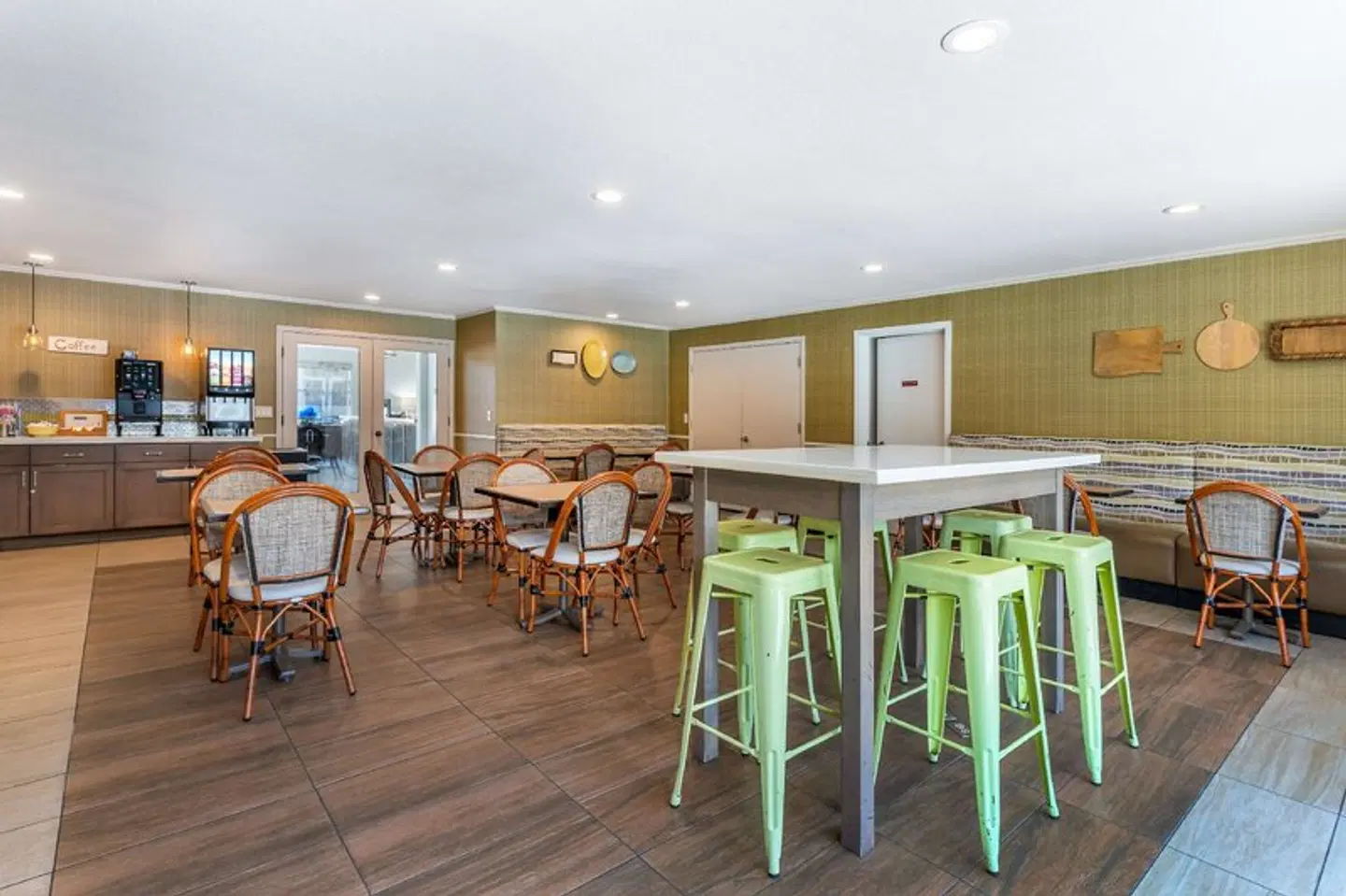 Best Western Plus Inn Scotts Valley Bar