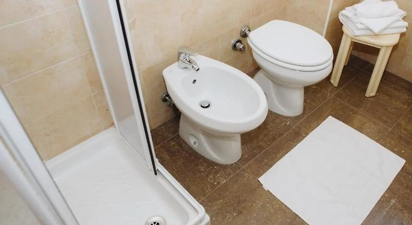 UniHo Hostel Badezimmer