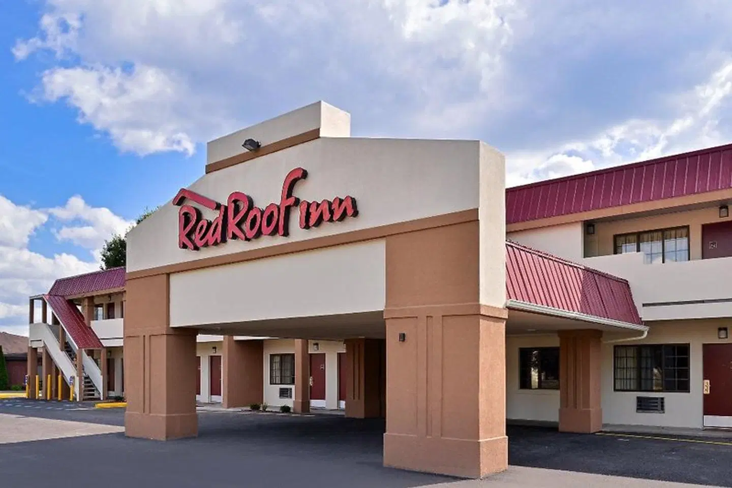 Red Roof Inn Marietta EXTERIOR