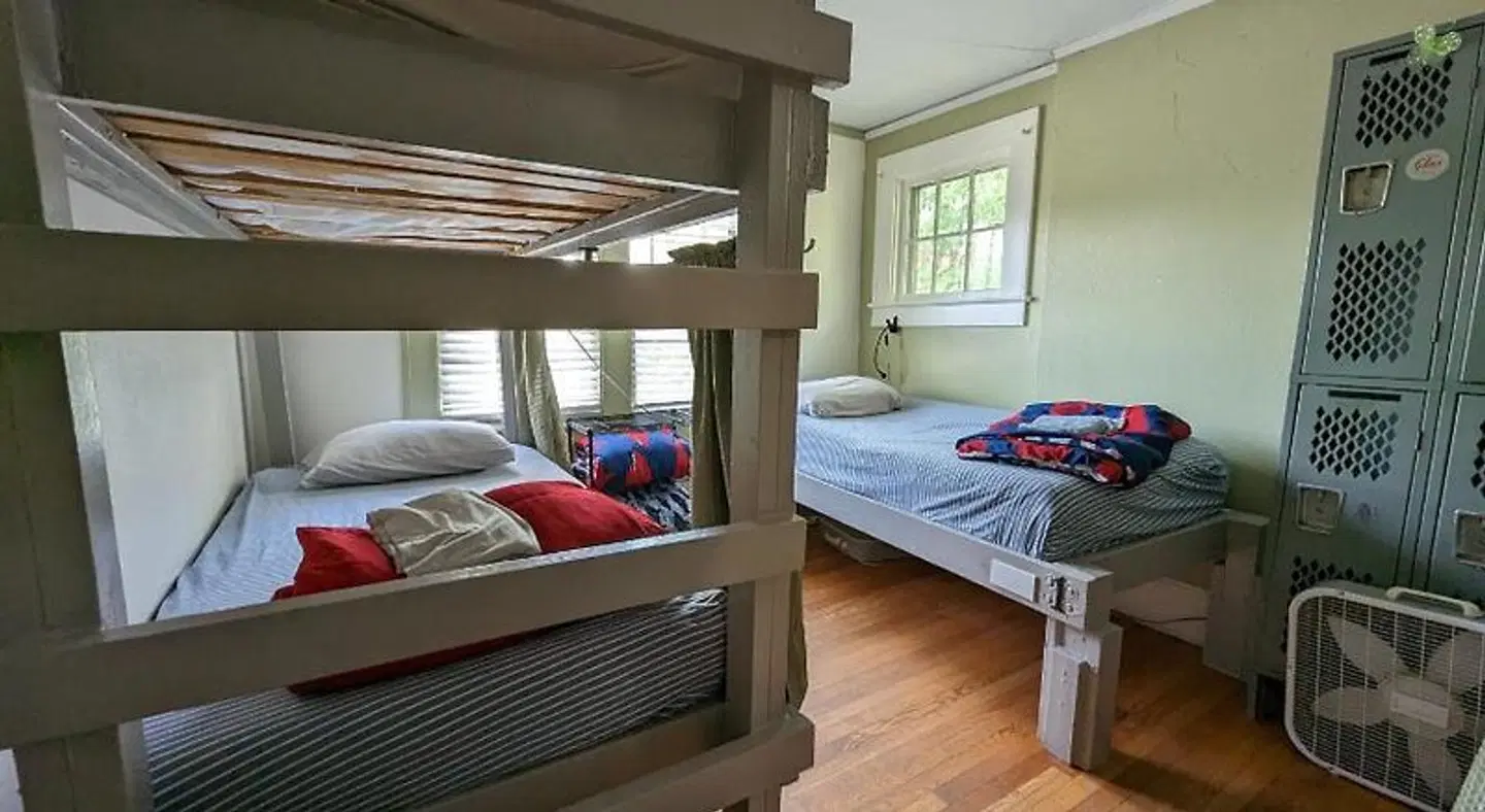 Bon Paul & Sharky's Hostel ROOM_EXAMPLE